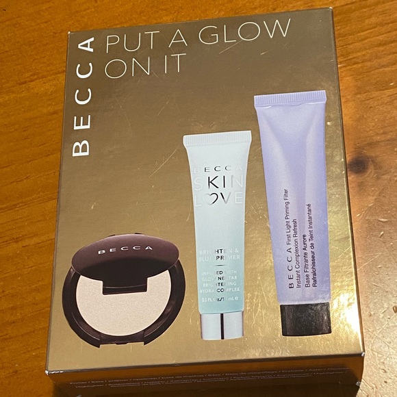 BECCA Put A Glow On It Kit - Picture 3 of 16